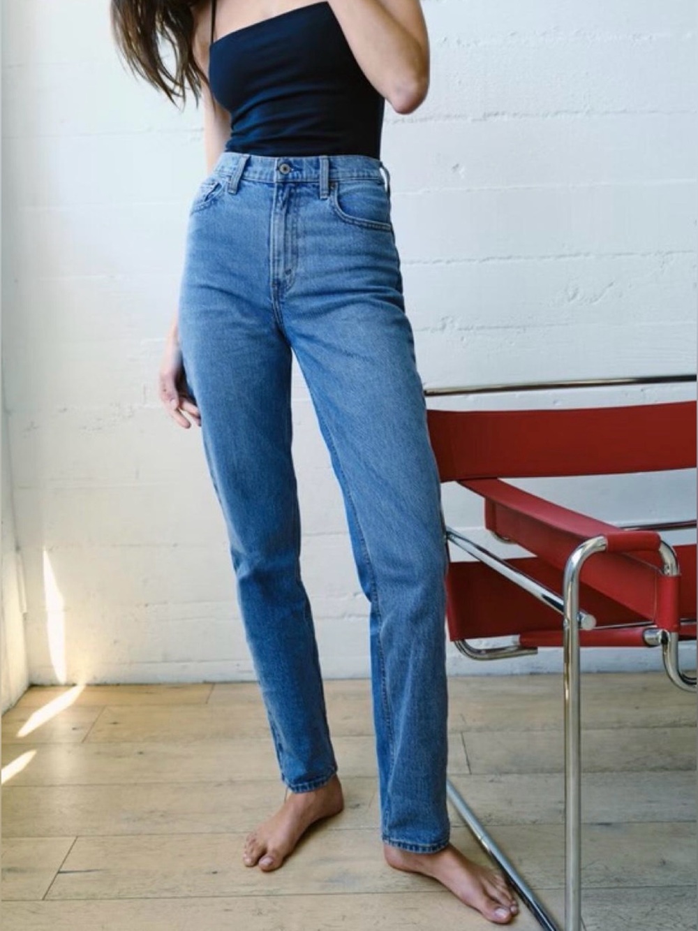 Abercrombie & Fitch 90’s High Rise Straight Leg Jean